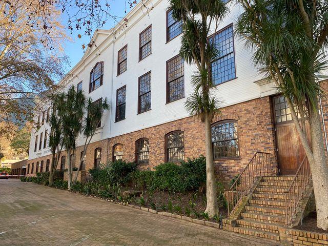 To Let commercial Property for Rent in Rondebosch Western Cape